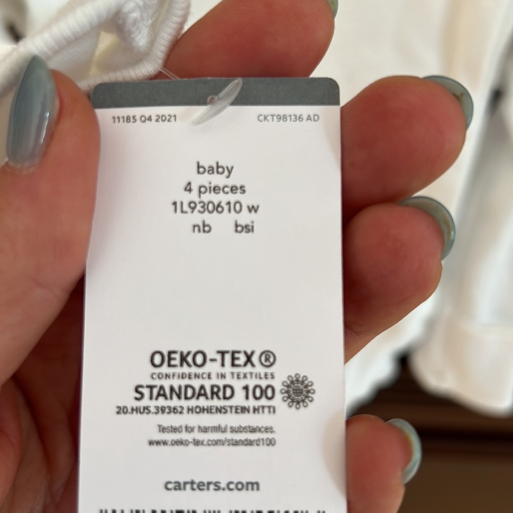 (4) Carter NWT Infant White long sleeve body suits - Picture 6 of 7